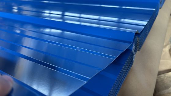 Serviço de descolagem Folha de telhado de aço galvanizado corrugado colorido para construção especial