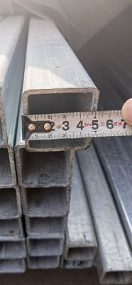 Tubos e tubos de aço galvanizados quadrados e retangulares para edifícios industriais de estufa com serviço de processamento de descolagem