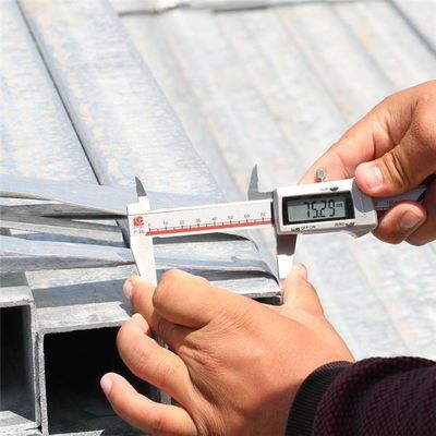 Saída Q235 Tubo de aço galvanizado quadrado a quente para múltiplos diâmetros ± 1% Tolerância