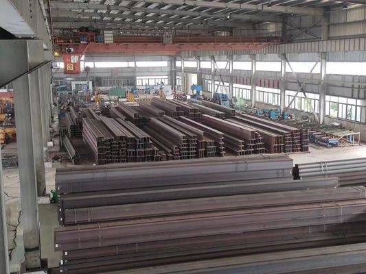 Faixa H laminada a quente de grau industrial Q235 com tamanho personalizável e elevada resistência