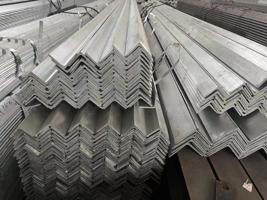 40x5mm 6m 12m ASTM A36 Q235 GB 20x4mm aço laminado a quente barra de ângulo de aço para Ángel barra de aço superfície de aço leve plano