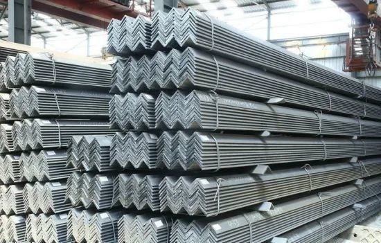 Barras de ângulo equilátero de secção de aço de ângulo variado Tamanhos de vigas 40x5mm 6m 12m ASTM A36 Q235 GB 20x4mm laminado a quente