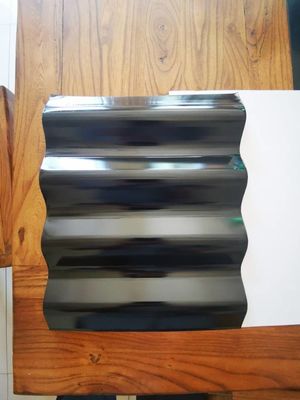 Painéis de telhado revestidos por cores PPGI com profundidade de corrugado de 15 mm a 18 mm e tratamento de óleo em ASTM Z30 0,1-1,0 mm
