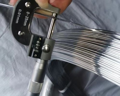 Fios de ligação galvanizados resistentes à corrosão de 2,5 mm x 100 m rolos para construção Q195 Q235 Zinco galvanizado não ligado