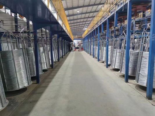 Q195 Q235 Grau de fio galvanizado Forte e durável 3,5 mm x 300 m comprimento para aplicações de carga pesada