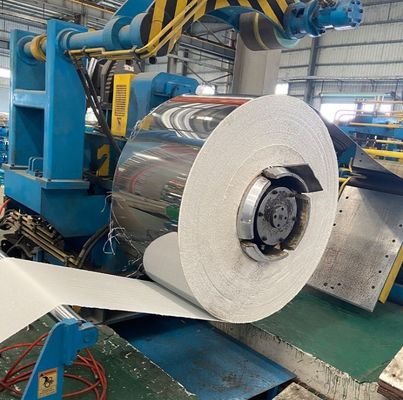 A principal escolha dos fabricantes de edifícios é a bobina de aço inoxidável com espessuras de 0,3 mm a 3 mm e resistência à corrosão
