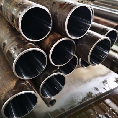ASTM A106/A53/A192 Gr. B A106b ERW Tubos de aço sem costura Secção Forma TOROND Tolerância ±1% 20'' 40' 80' com materiais