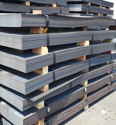 800-1500 mm Largura Placas de aço carbono laminadas a quente A36 Ss400 Q235 Q355 Q345 1 mm 2 mm 3 mm Espessura para processamento de descolamento